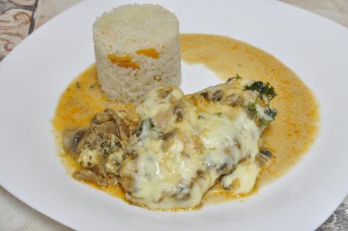 Vepřové řízky v žampionovém krému  s kořeněnou rýží Pilav  – Snadné recept z Usa kuchyně, hotový za 30 - 45 minut